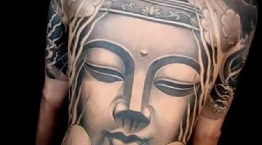 Будда На первый взгляд, татуировка Будды совершенно безобидна. Однако на территории Шри-Ланки не только изображение, но даже имя святого на теле станет для туриста серьезной проблемой. Фактически, за последние годы власти страны уже не один раз высылали таких «расписных».