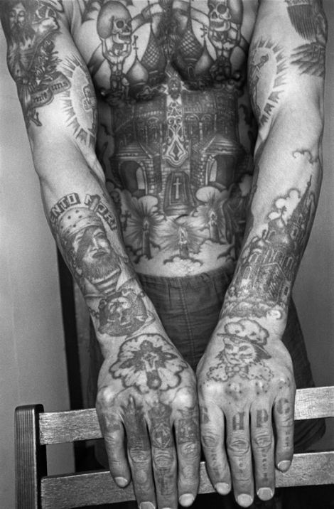 A high-ranking, authoritative thief. In the early 1950s, it became customary for thieves to tattoo dots or small crosses on the knuckles, the number of dots indicating the number of terms