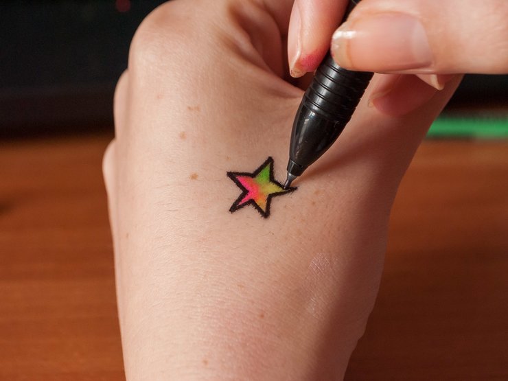 Простые татуировки ручкой