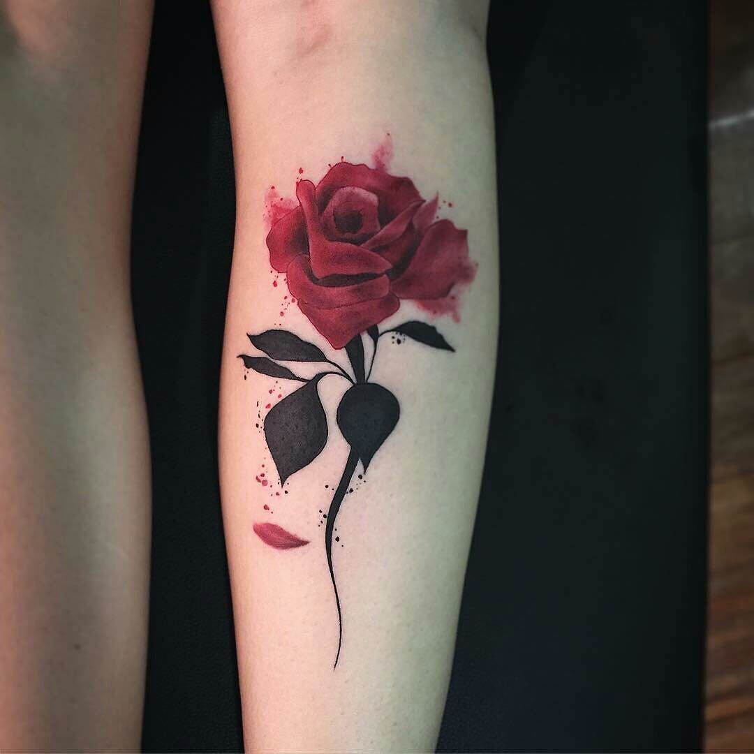 Значение тату роза - что означает татуировка розы?
