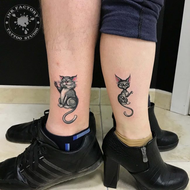 Парная татуировка на ногах
