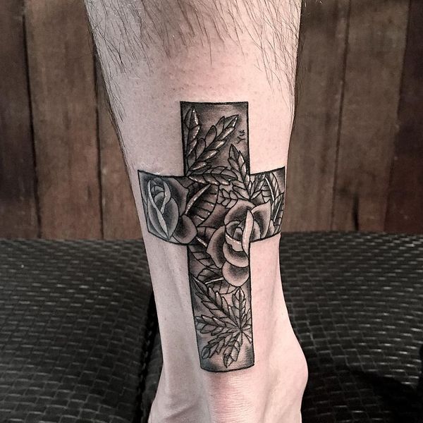 Религиозная татуировка лодыжки с красивым содержанием