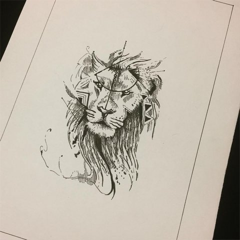 Голова льва с узорами