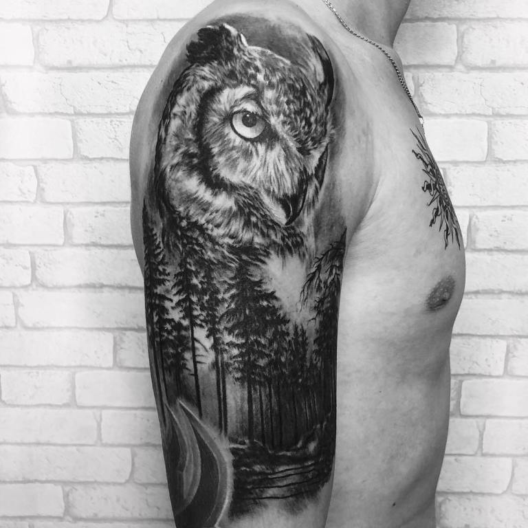 Татуировка птицы на плече мужская