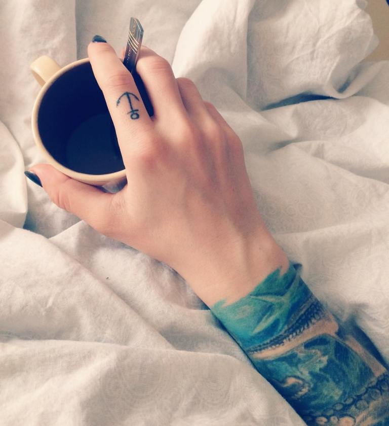татуировки на пальцах рук