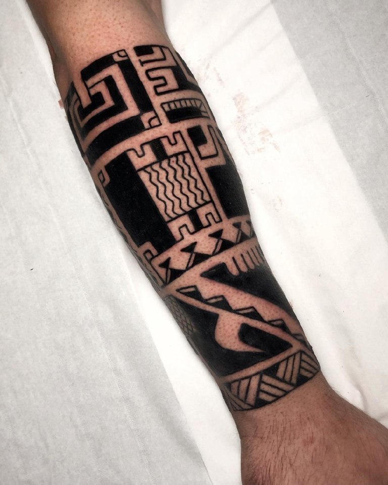 татуировка в стиле полинезия