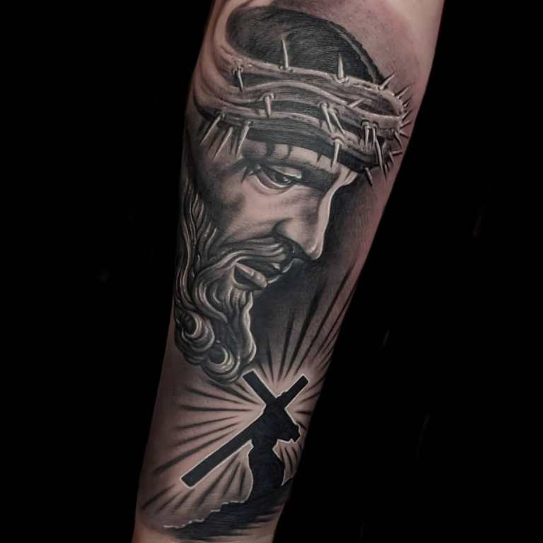 татуировка иисуса